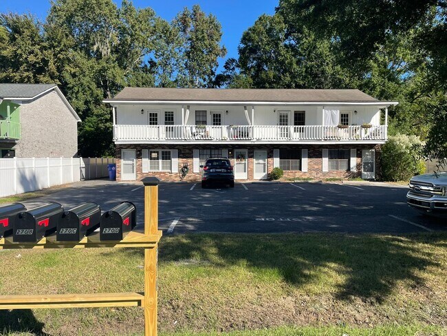 270 Fleming Rd in Charleston, SC - Building Photo - Building Photo