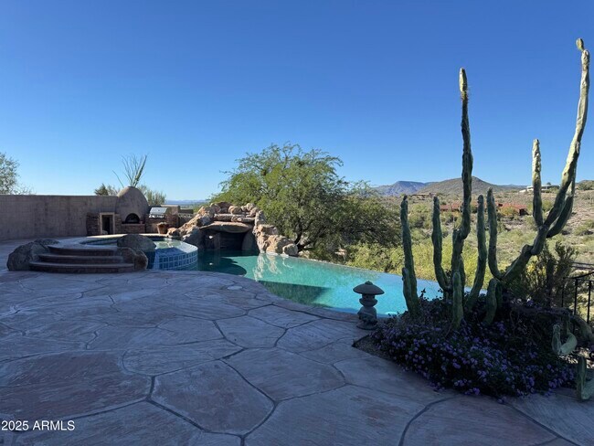 38211 N Sombrero Rd in Carefree, AZ - Building Photo - Building Photo
