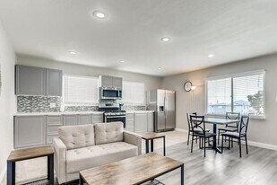 235 W Philadelphia Ave in Las Vegas, NV - Building Photo