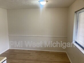 6070 In the Pines Dr SE in Grand Rapids, MI - Building Photo - Building Photo