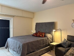 15059 SW 96th Terrace in Miami, FL - Building Photo - Building Photo