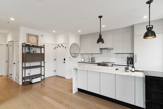 75 W Broadway in Boston, MA - Building Photo - Building Photo