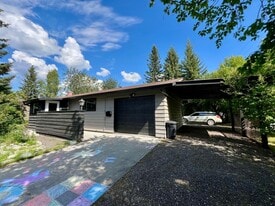 1049 Pedro St in Fairbanks, AK - Building Photo