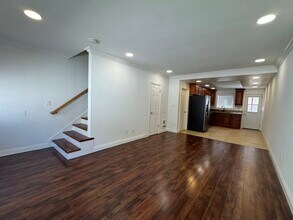 2203 Voorhees Ave, Unit 2 in Redondo Beach, CA - Building Photo - Building Photo