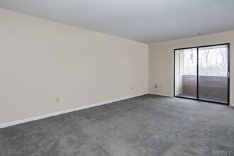 45 Beehunter Ct in East Amherst, NY - Building Photo - Building Photo