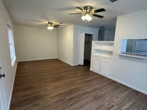 1522 N Thompson St in Conroe, TX - Building Photo - Building Photo