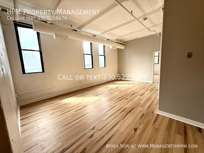 1133 W 9th St in Cleveland, OH - Building Photo - Building Photo