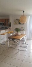 555 NE 30th St in Miami, FL - Building Photo - Building Photo