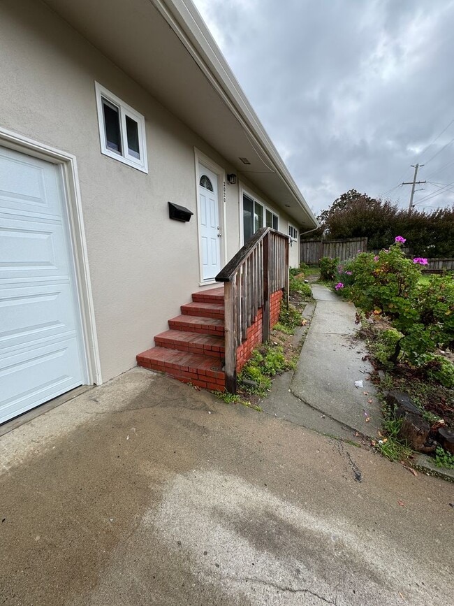 2020 Yosemite St in Seaside, CA - Building Photo - Building Photo