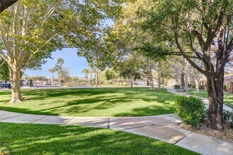 520 Proud Eagle Ln in Las Vegas, NV - Building Photo - Building Photo