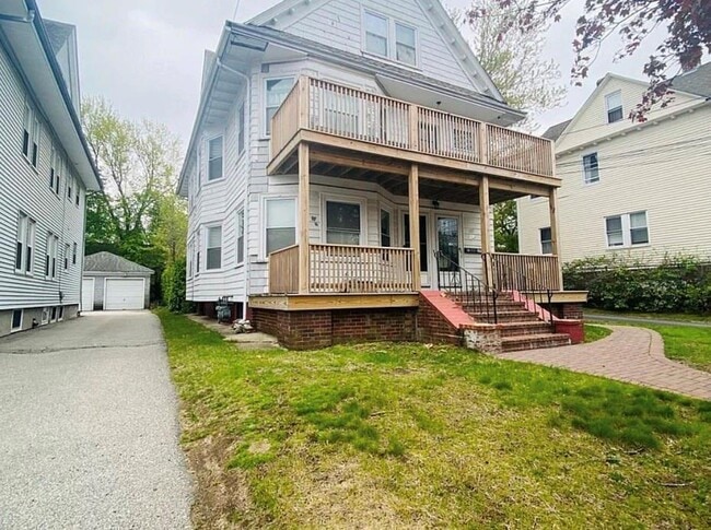 110 Norwood Ave in Cranston, RI - Building Photo - Building Photo