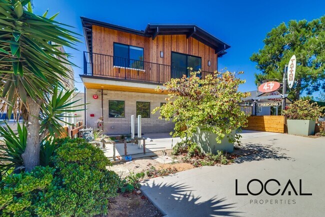 452 N Coast Hwy 101 in Encinitas, CA - Building Photo - Building Photo
