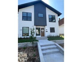 131 W 46th St in Minneapolis, MN - Building Photo