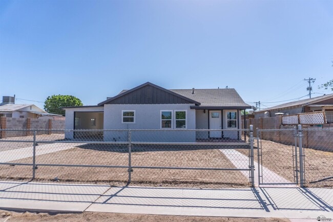 property at 137 N Magnolia Ave