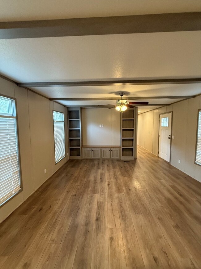 327 County Rd 2296 in Cleveland, TX - Building Photo - Building Photo