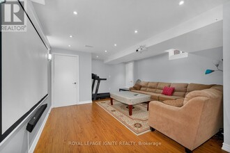 71 Forestbrook Dr in Markham, ON - Building Photo - Building Photo