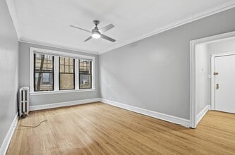 2336 W Addison St, Unit i2 in Chicago, IL - Foto de edificio - Building Photo