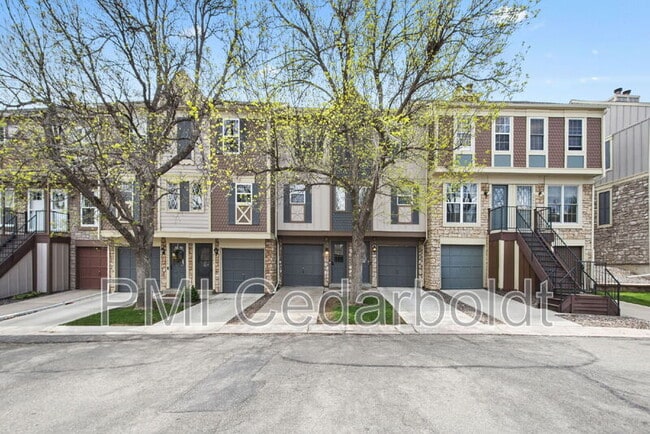 2578 E Nichols Cir