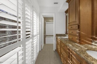 7621 Sierra Terrace W in Boca Raton, FL - Foto de edificio - Building Photo