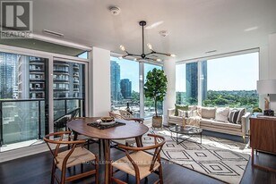 18 Erskine Ave in Toronto, ON - Building Photo