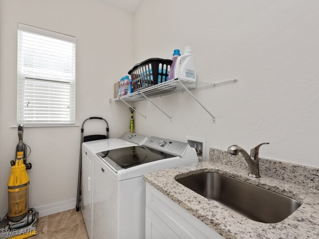 property at 2753 Linda Dr