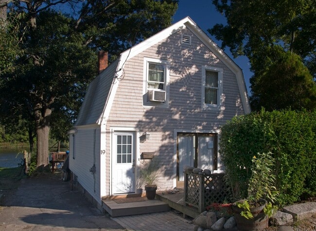 property at 15-19-19 Seaver Rd