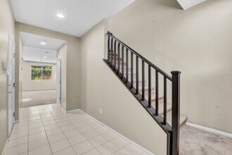 5016 W Mesa Verde Ln in Las Vegas, NV - Building Photo - Building Photo