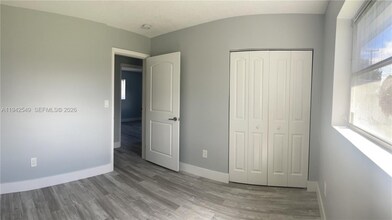 11080 SW 62nd Terrace in Miami, FL - Foto de edificio - Building Photo