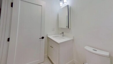 79 Linden St, Unit 2 in Boston, MA - Building Photo - Building Photo