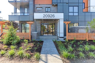 8233 208B St in Langley, BC - Building Photo - Building Photo