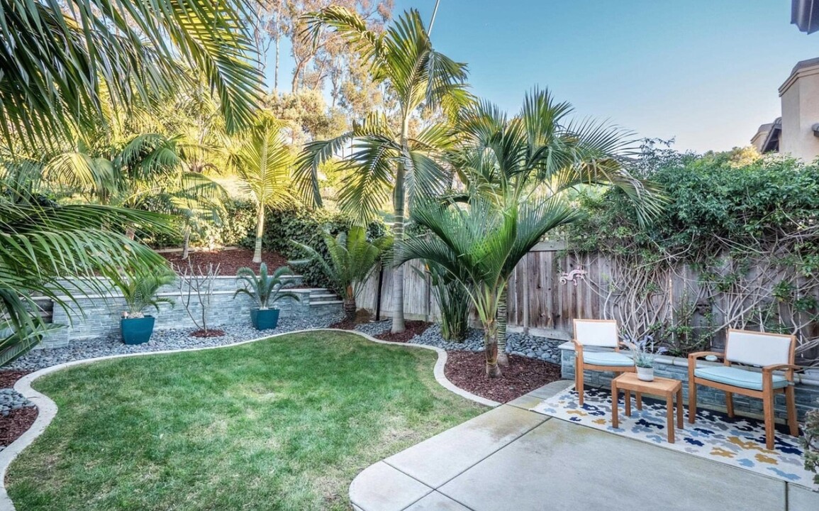 6332 Caminito Del Pastel in San Diego, CA - Building Photo