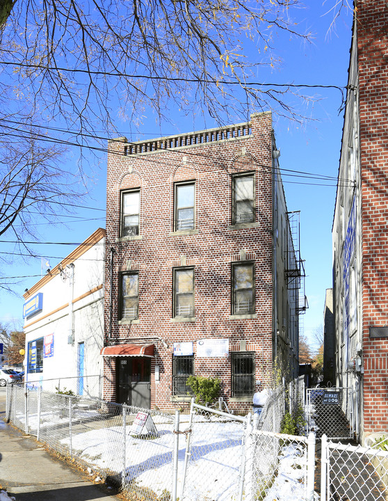 955 E 233rd St in Bronx, NY - Building Photo