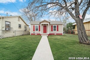 2619 E Houston St in San Antonio, TX - Building Photo - Building Photo