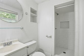 7819 Bayside Dr in Beach City, TX - Building Photo - Building Photo