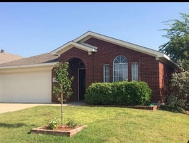 10216 Tustin Terrace in Fort Worth, TX - Building Photo