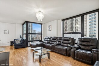 1160 S Michigan Ave in Chicago, IL - Building Photo - Building Photo