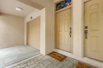 821 Normandy Trace Rd in Tampa, FL - Building Photo - Building Photo