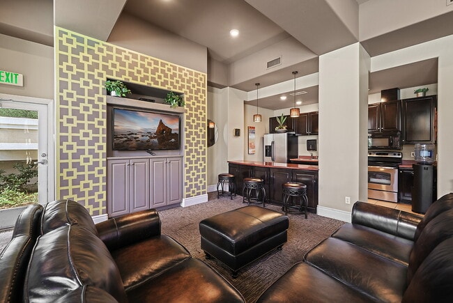 Villa Siena in Costa Mesa, CA - Building Photo - Building Photo