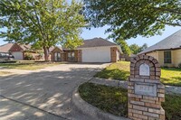 821 Sky Wood Ct in Saginaw, TX - Foto de edificio - Building Photo