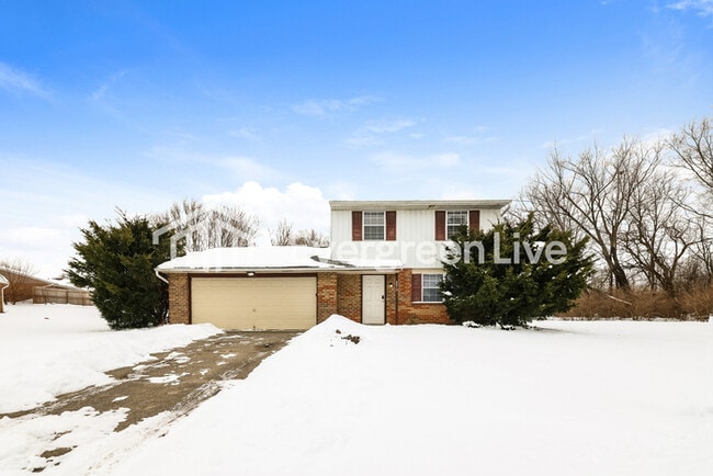property at 8810 Foxgate Ct