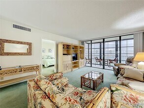 17580 Gulf Blvd in Redington Shores, FL - Building Photo - Building Photo