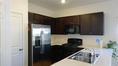 203 Tufted Duck Path in Uhland, TX - Building Photo - Building Photo