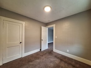 21834 Nevada Ave in Eastpointe, MI - Building Photo - Building Photo