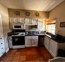 349 E Thomas Rd, Unit Utilities included in Phoenix, AZ - Building Photo - Building Photo