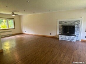 13 Gay Dr in Kings Point, NY - Building Photo - Building Photo