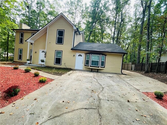 7156 Whitfield Dr in Riverdale, GA - Building Photo - Building Photo