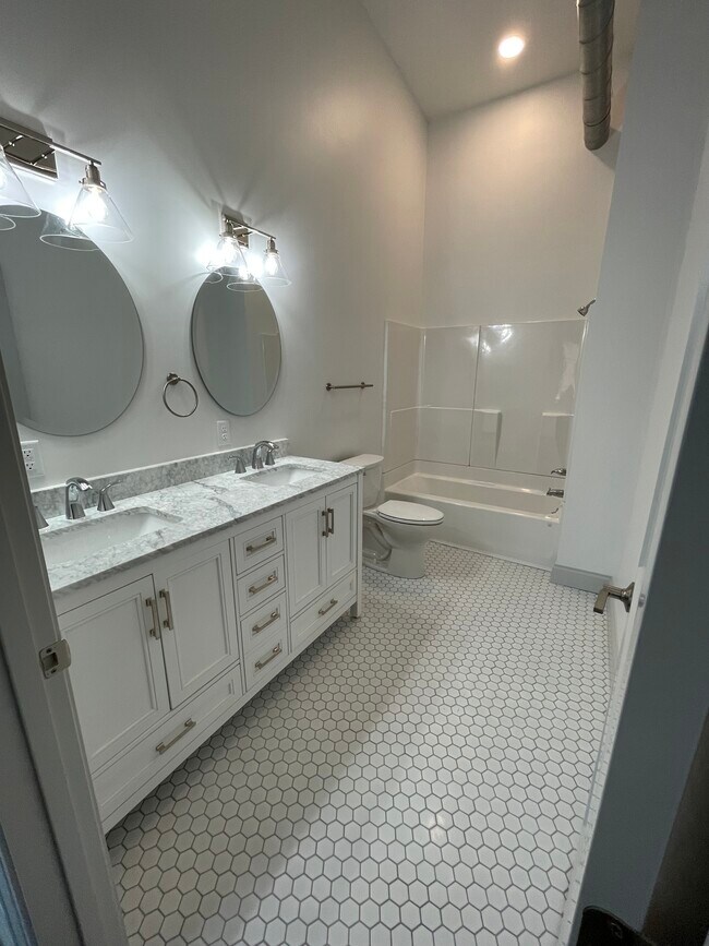 117 W Columbus Ave, Unit Suite 1 in Bellefontaine, OH - Building Photo - Building Photo