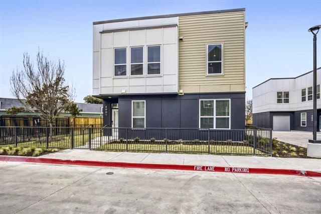 10715 Garland Rd in Dallas, TX - Foto de edificio - Building Photo