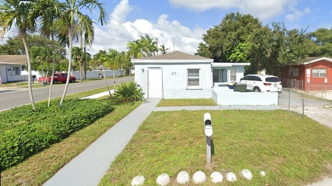 417 SW 7th Ter in Dania Beach, FL - Foto de edificio - Building Photo