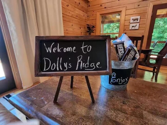 966 Gibson Rd in Franklin, NC - Building Photo - Building Photo